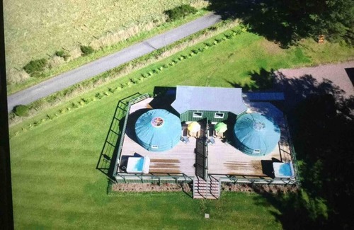 Turriff Cabin | Green Yurt with Hot Tub - Sleeps 3, Parking & WiFi