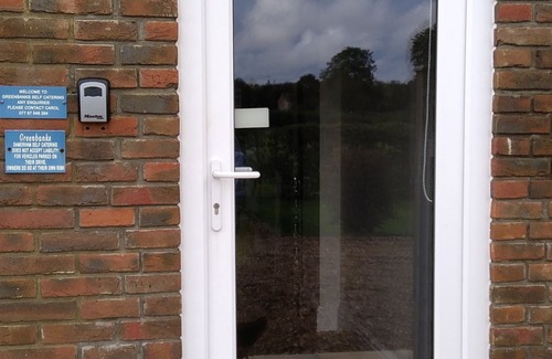 New Forest District Apartment | Greenbanks 2. Damerham Self Catering. The perfect getaway for just couples