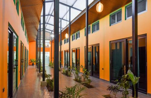 Chicanutz House | Greengos Hotel
