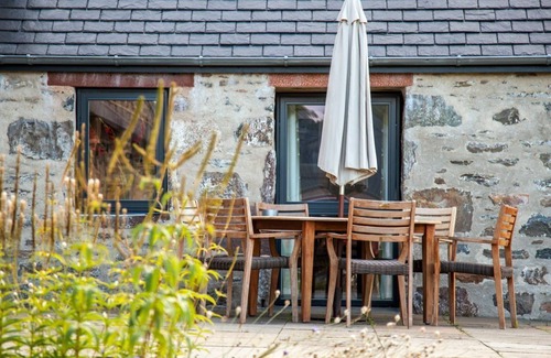Dingwall Villa | Greenhill Cottage - Three Bedroom Villa, Sleeps 6