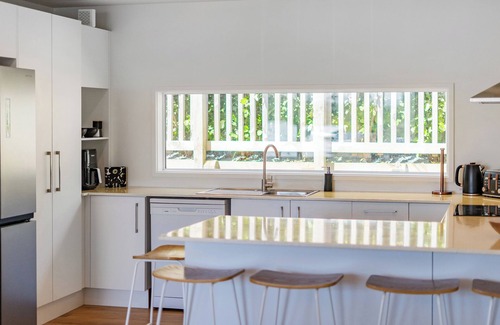 Coromandel House | Greenhills Charmer - Coromandel Town Holiday Home