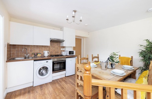 Kelty House | Greenknowes Entire Private Estate