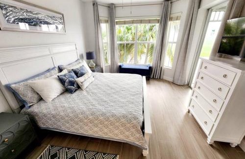 Naples Apartment | GreenLinks Golf View Villa Flamingo at Lely Resort