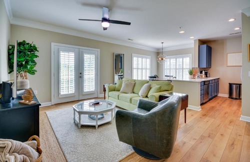 Old Irving Park Apartment | Greensboro Condo Rental Near Hospital and Trails!