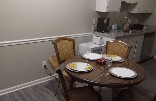 New Irving Park Apartment | Greensboro Guilford College Road I40, W Wendover, Airport , Furniture Market