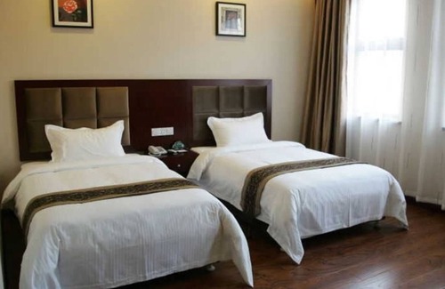 Xi'an District Hotel | GreenTree Inn LiaoYuan Longshan District Train station Longjihuadian Hotel