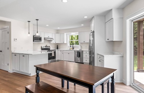 Green Lake Condo | Greenway Log Cottage - Duplex 1 Lower Unit