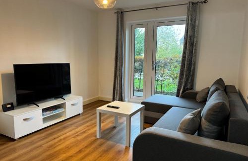Charlton Apartment | Greenwich 2 bedroom apartment