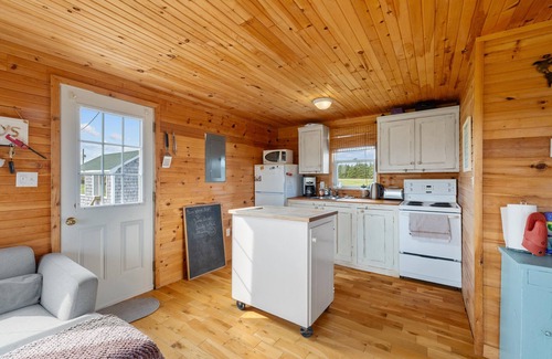 Saint Peters Bay House | Greenwich Cove Cottage
