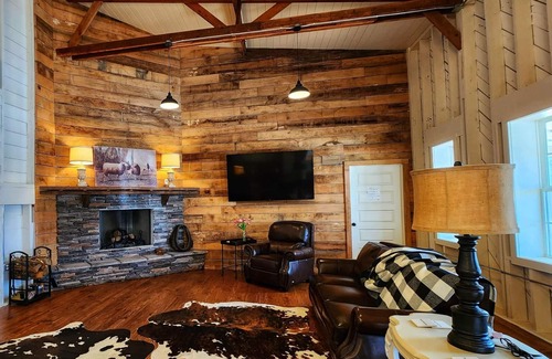 Altamont Resort | Greeter Falls Lodge Event Venue