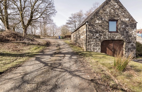 Greshornish Apartment | GRESHORNISH BOATHOUSE, pet friendly, with open fire in Dunvegan