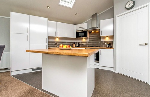 Carnforth Ski Chalet | Gressingham 50 is a beautiful lodge in a fantastic location.