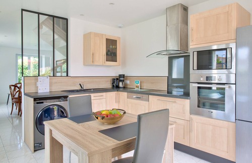 Guilvinec House | Grève Blanche beach at 600m - House for 8