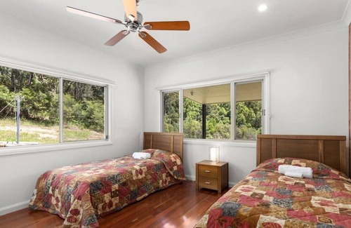 Sherwood Cottage | Grey Gum Cottage - Bush and Beach Experience