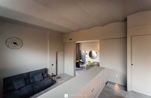 Pontedera Apartment | GREY LOFT luxury suite