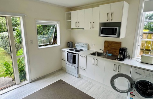 Grey Lynn House | Grey Lynn Studio w. Sauna - Central to Park, Supermarket, Cafe's and Bar's
