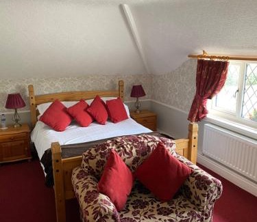 Fenny Bridges Bed & Breakfast | Greyhound Country Inn