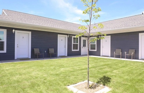 Heyburn House | Greystone Crossing Suite #6
