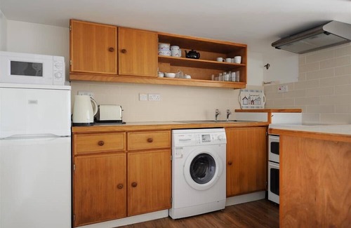 Lyme Regis Cottage | GREYSTONES FLAT, family friendly, with a garden in Lyme Regis