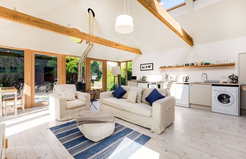 Trebetherick Cottage | GREYSTONES STUDIO, romantic, country holiday cottage in Daymer Bay