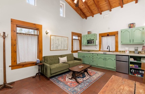 Downtown Santa Fe House | Griffin Casita 1 bedroom Downtown Santa Fe