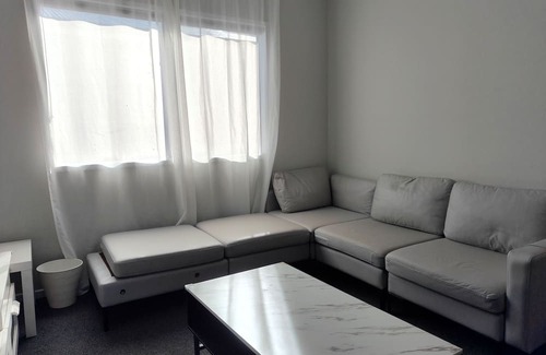 Griffin House | Griffin Family Stay – 4BR Modern Home