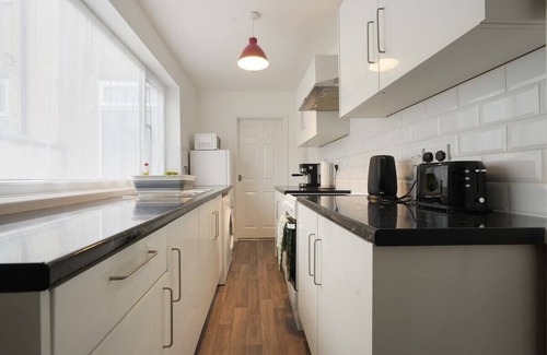 Grimsby House | Grimsby City Centre stay
