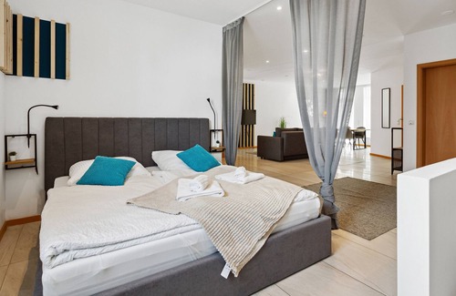 Kettig Apartment | Groß, Modern, Vollausgestattet, Parkplatz, Küche