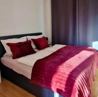 Daberstedt Apartment | Große Ferienwohnung Nähe Stadtpark, 4 Schlafzimmer, gemütliches Wohnzimmer, Terrasse, Parkplatz