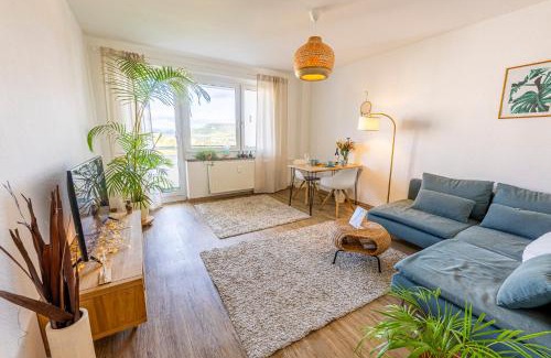 Jena-Nord Apartment | Große Wohnung mit Balkon, Waschmaschine und Smart TV