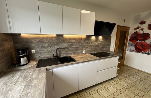 Solnhofen Apartment | Großzügige Ferienwohnung mit Blick auf Eines der Schönsten Geotope Bayerns