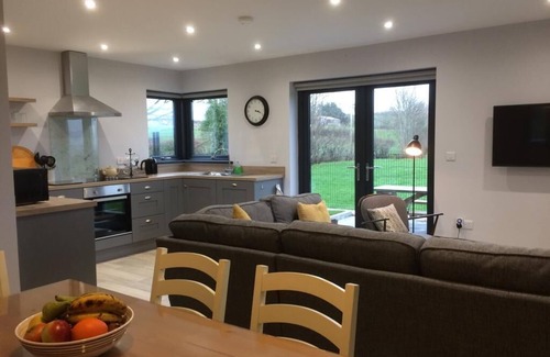 Castlewellan House | Gromoth Mountain View Cottages - Lichen Cottage