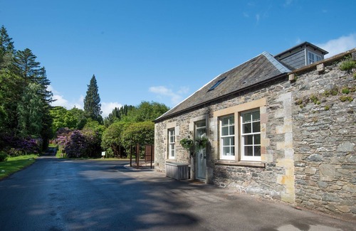 Peebles Cottage | Grooms Cottage, Kailzie - sleeping 2 guests in 1 bedroom