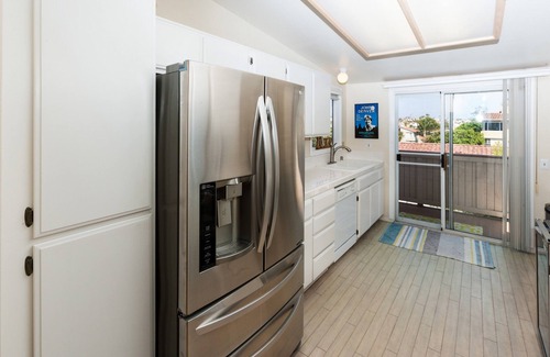 Monarch Beach Condo | Groovy Beach Vibe! Fireplace! Walk to Beach! A/C - STR16-0468