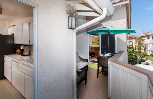 Monarch Beach Condo | Groovy Beach Vibe! Fireplace! Walk to Beach! A/C - STR16-0468