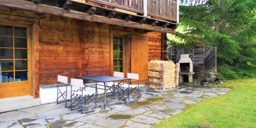 Affeier House | grosses Ferienhaus mit Sauna im Skigeb. Obersaxen