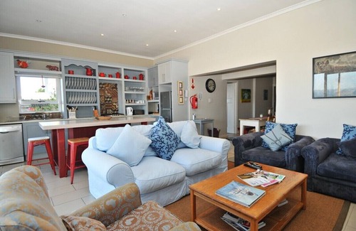 Simon's Town House | Grosvenor Villa - Tranquility at the Sea