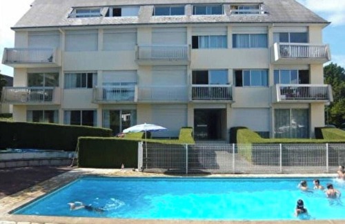 Pleherel-Plage-Vieux-Bourg Apartment | Ground floor apartment with terrace, close to shops and beach.