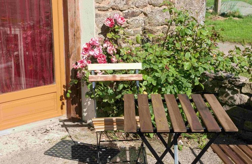 Mantilly Apartment | Ground floor apartment with heated pool & private jacuzzi, 3 star rated
