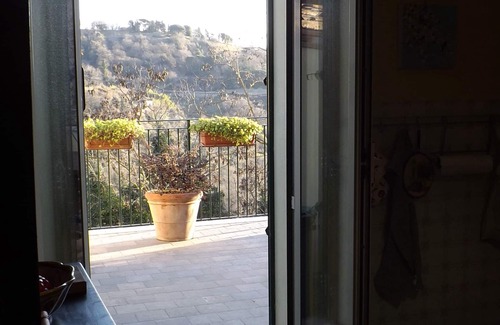 Scansano Apartment | Ground floor apartment with terrace in town centre