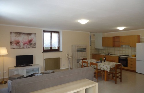 Crone Apartment | Ground floor apartment up to 6 pers., 3 bedrooms, terrace and garden, 300m to the lake