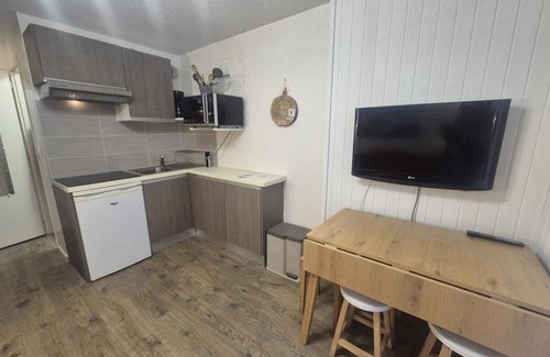 Les Boisses Apartment | Ground floor, balcony, tv, ski locker, 24m², Tignes
