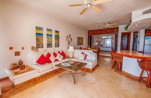 Akumal Condo | Ground-Floor Beachfront Condo with Pool, Patio & Concierge