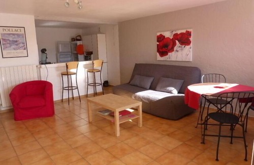 Carces House | Ground floor of a villa in front of the swimming pool
