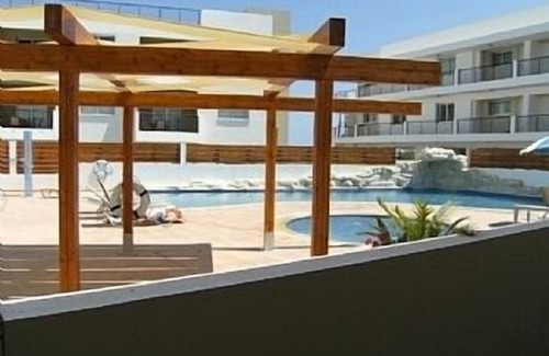 Kapparis Apartment | Ground Floor Poolside Apartment
