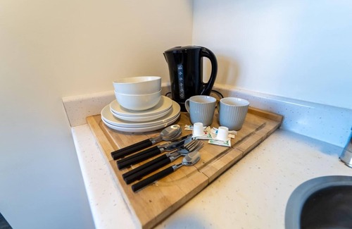Selly Oak Apartment | Ground floor studio close to the city!