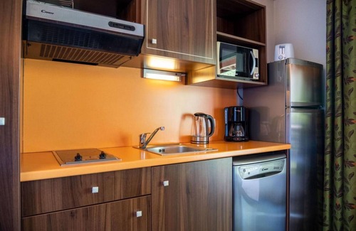 Jausiers Apartment | Ground floor, view valley, swimming pool, sauna, terrace, parking, tv, 27m², Pra Loup
