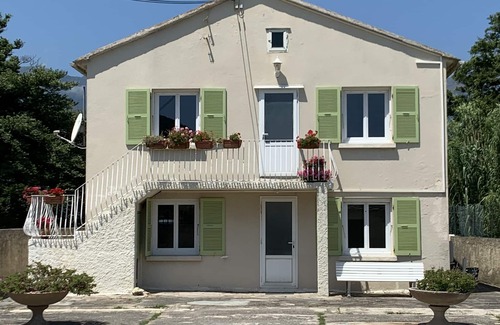 Pietracorbara Apartment | Ground floor Villa El bimbo 50 meters from the sandy beach