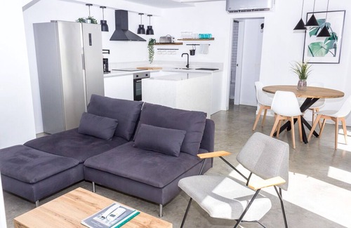 Vista de los Angeles-Rumina Apartment | Ground floor with private patio next to the beach