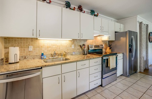 Queen Emmas Bluffs Condo | Ground Level Condo Near the Pool!